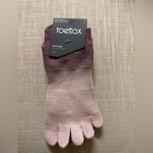 ToeSox Women's Low Rise Grip Socks - Mauve and Light Pink